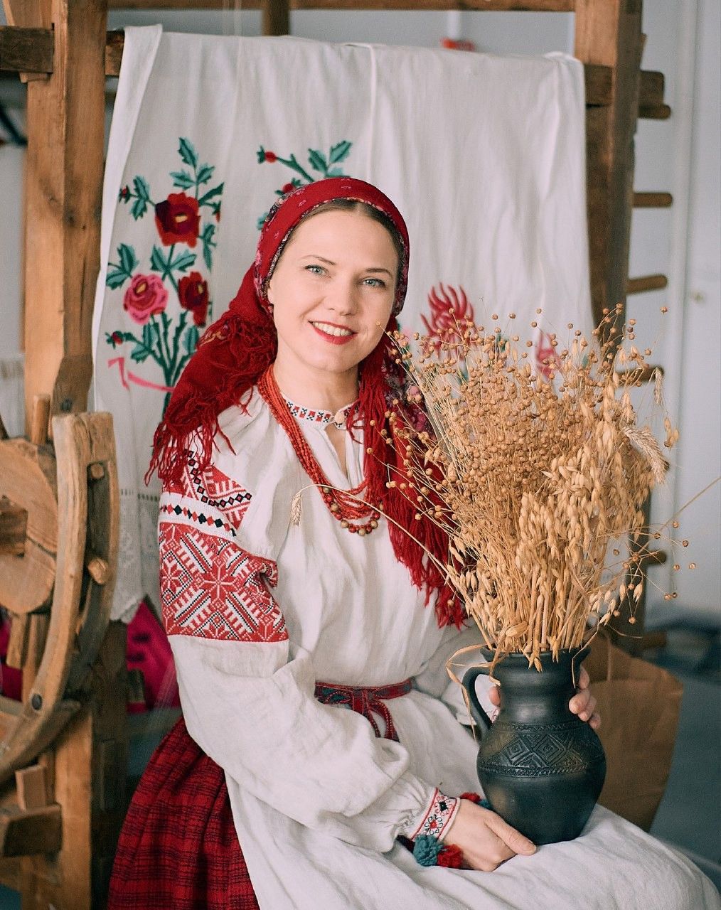 Women in Slavic costumes in Muzaffarabad