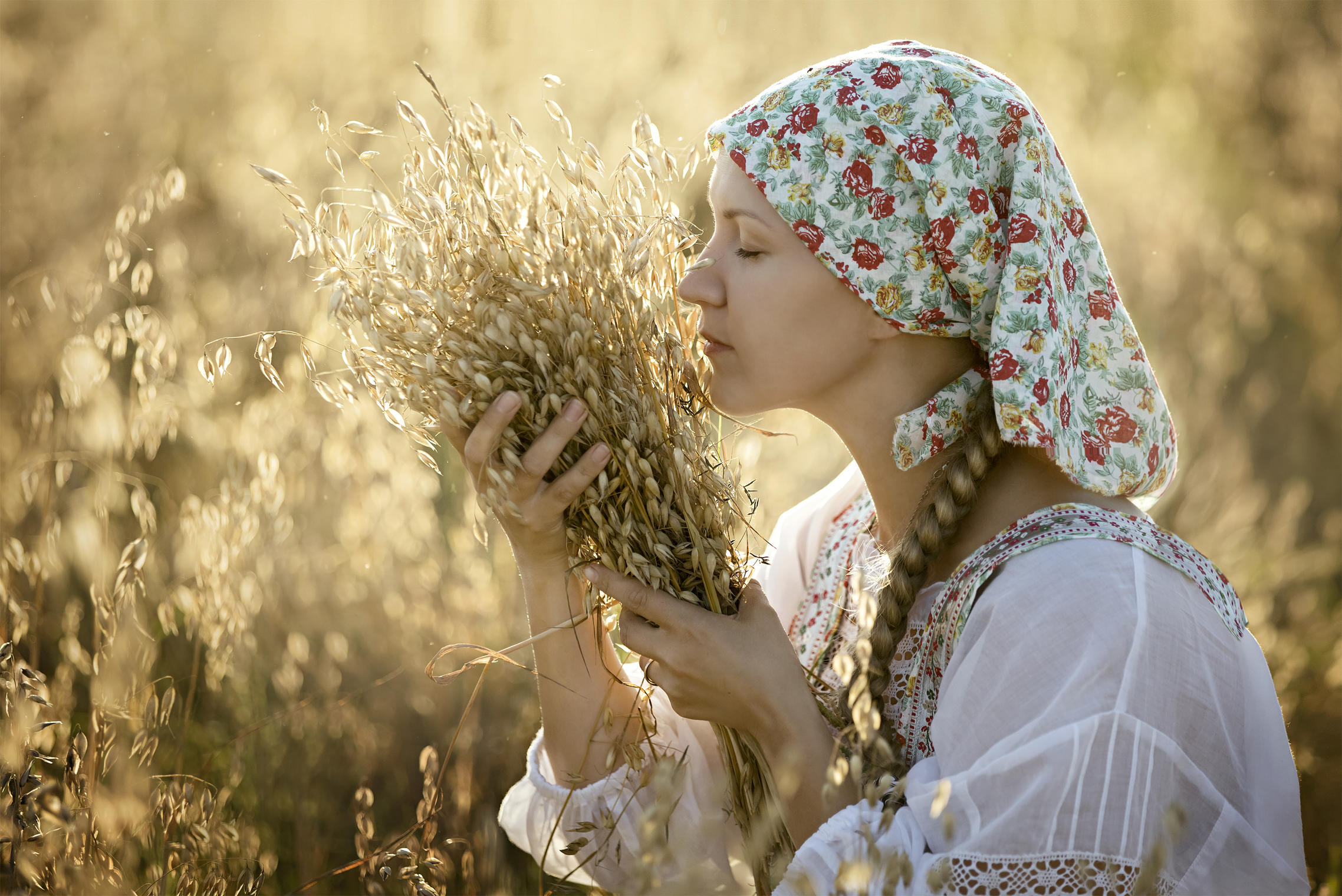 Photo Women in Slavic costumes in Muzaffarabad