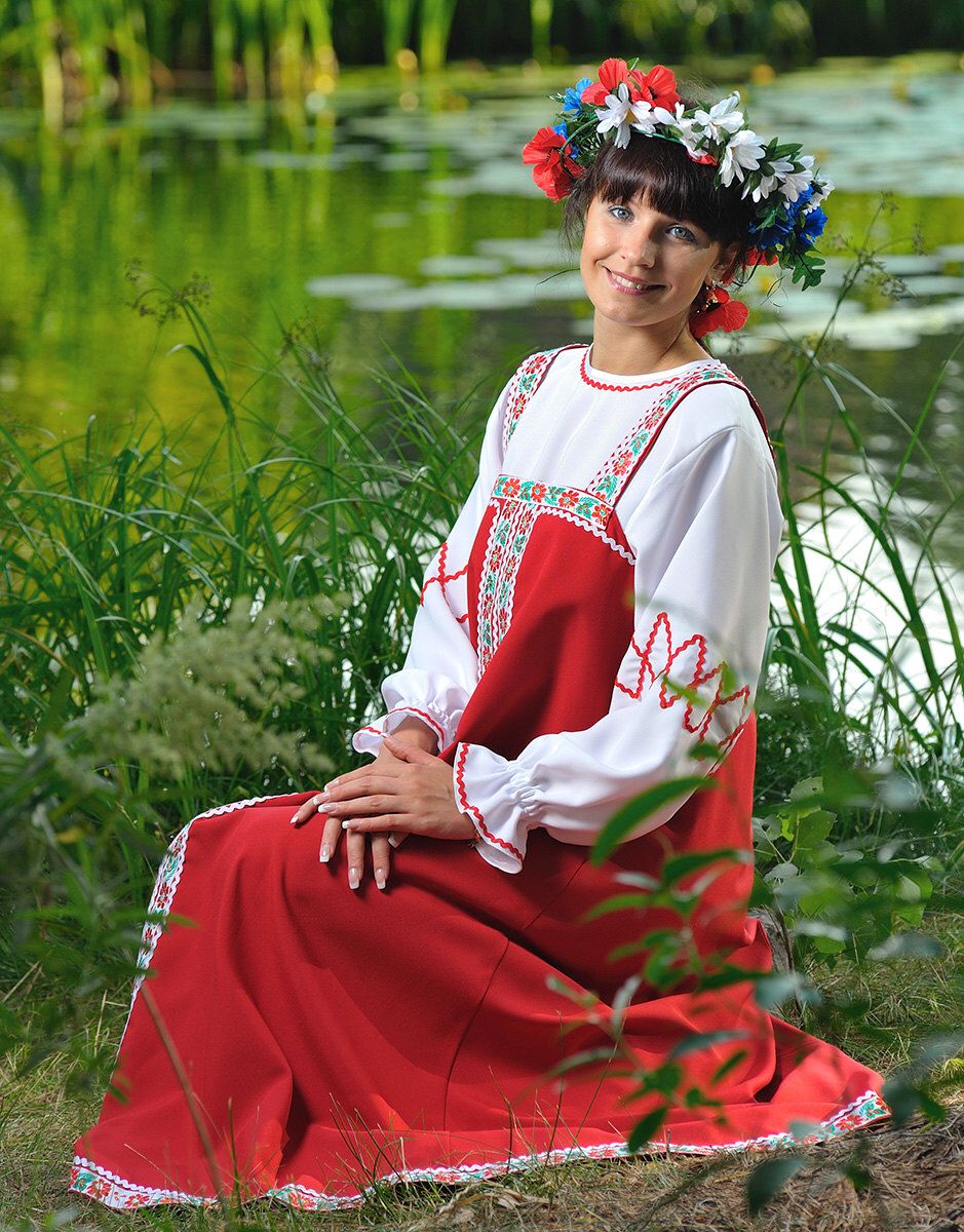 Beautiful girl Girls in Slavic costumes in Muzaffarabad