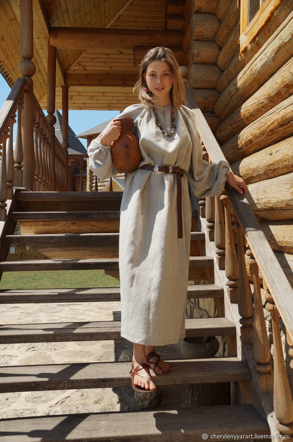 Girls in Slavic costumes in Muzaffarabad