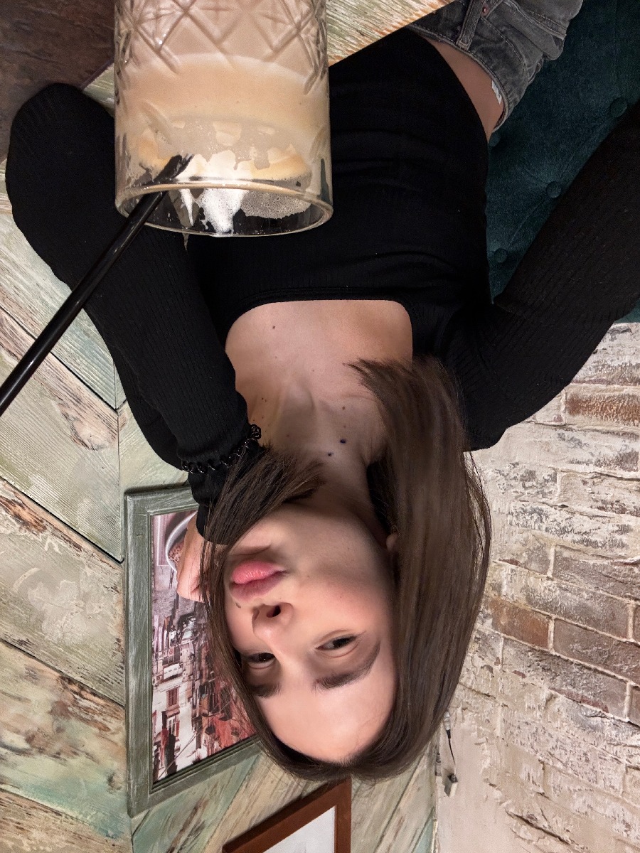 Fresh photos, fresh mood — Tina online in Muzaffarabad